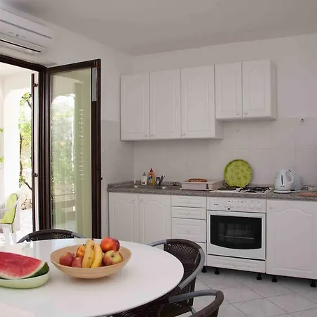 Apartment Put Garbine