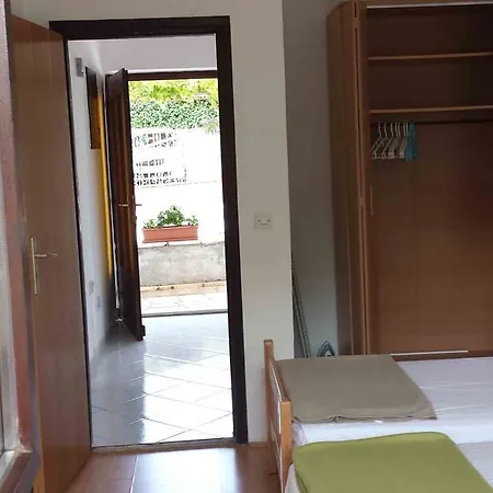 Put Garbine Apartment *
